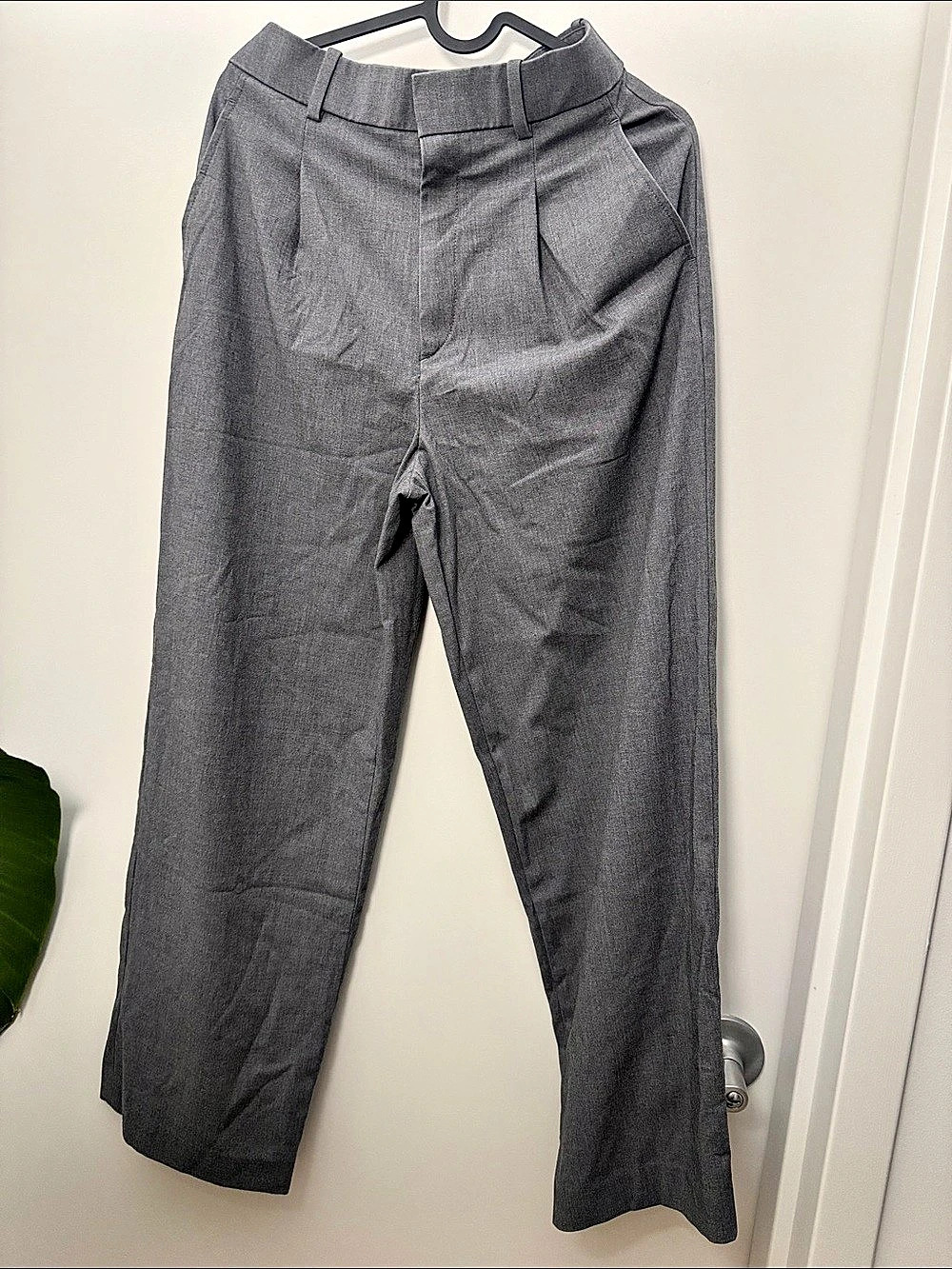 Uniqlo Pleated Wide Pants Gray Trousers